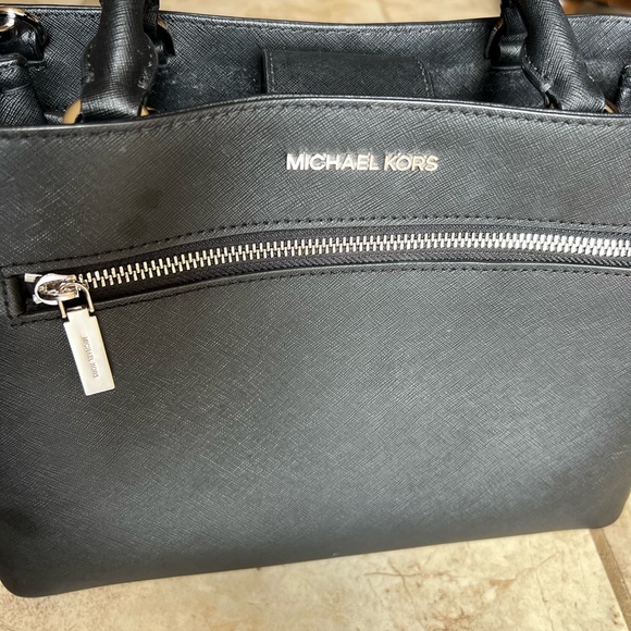 Black used Michael Kors Handbag 👜 - Picture 13 of 13